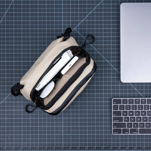 large-tan-tech-bag-variant_ids-39922325291088