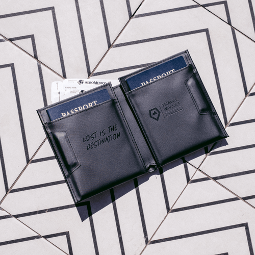 travel-wallet-closed-variant_ids-40190474682448
