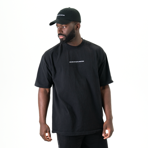 man-wearing-the-h-o-e-t-shirt