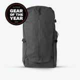 Black FERNWEH Backpack Front Gear of The Year Badge | variant_ids: 32780368248912, 33010992349264, 33010995134544, 33010995265616, 32780368052304, 33010992382032, 33010995167312, 33010995331152